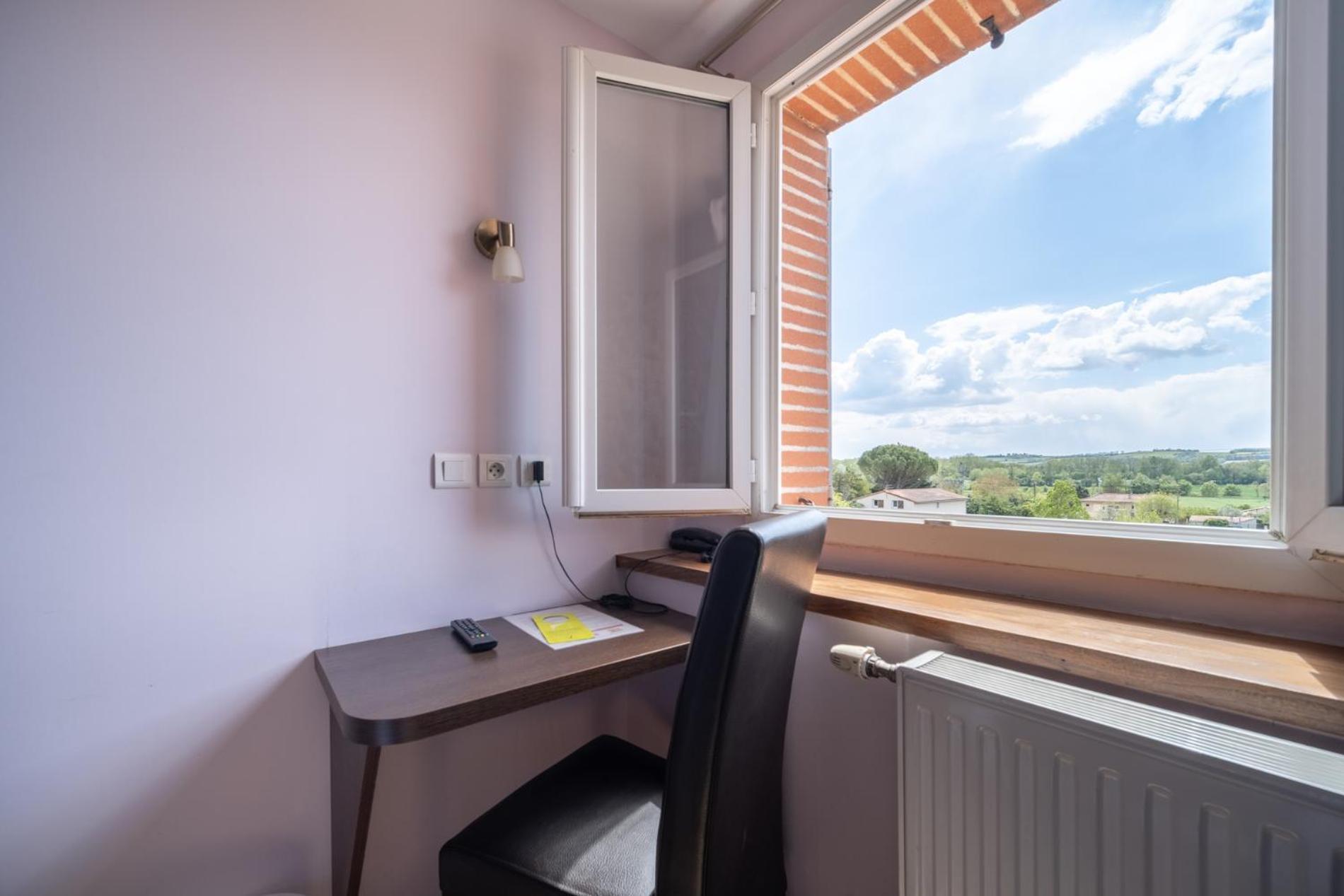 Hotel Restaurant Du Lauragais Logis De France Вильфранш-де-Лораге Экстерьер фото