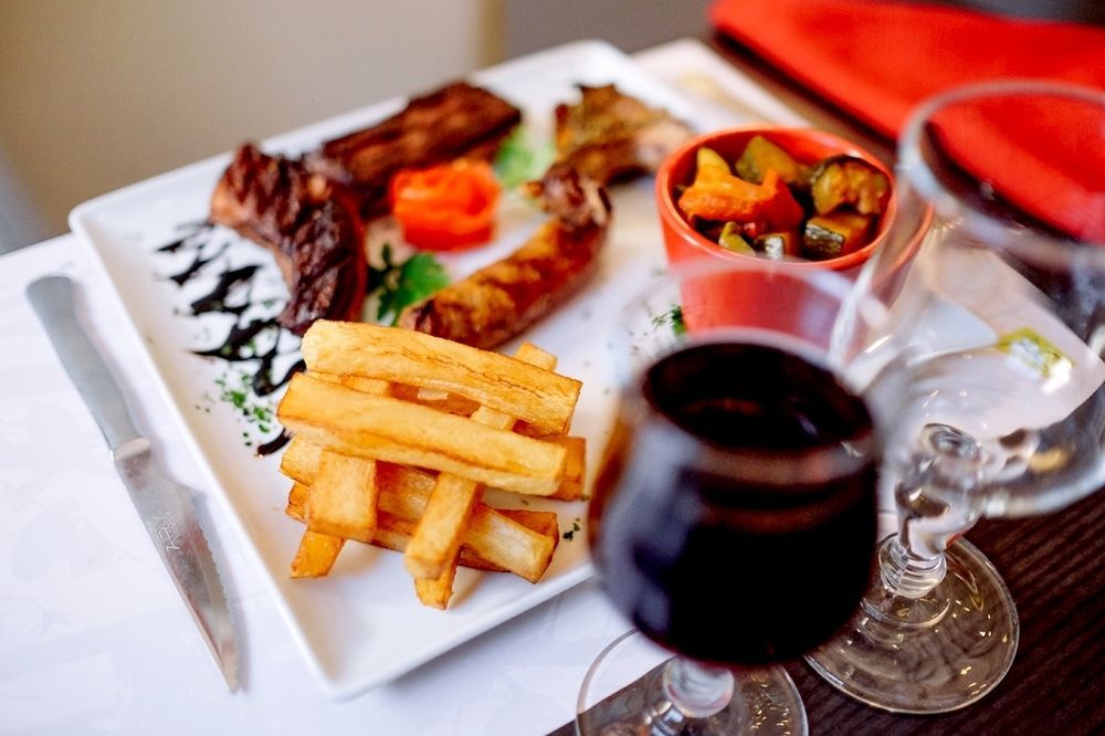 Hotel Restaurant Du Lauragais Logis De France Вильфранш-де-Лораге Экстерьер фото
